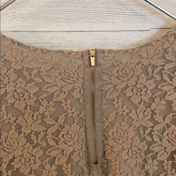 Chico’s lace top - Picture 4 of 5